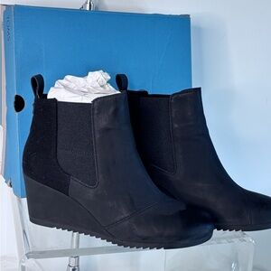 TOMS Women's Bailey Ankle Boots, Black, 9.5, Suede/Textile/Leather – Booties